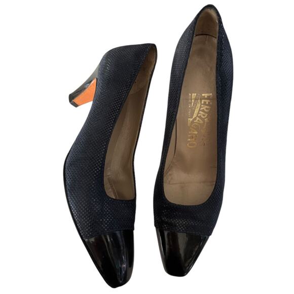 Vintage Salvatore Ferragamo Leather/Patent Pumps Dark Blue Navy black Size 8 AAA - Picture 1 of 13